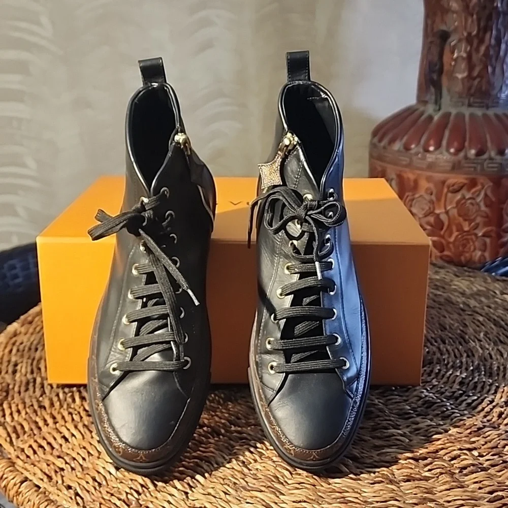 Louis Vuitton high top fashion tennis shoe. Authentic - Picture 12 of 16